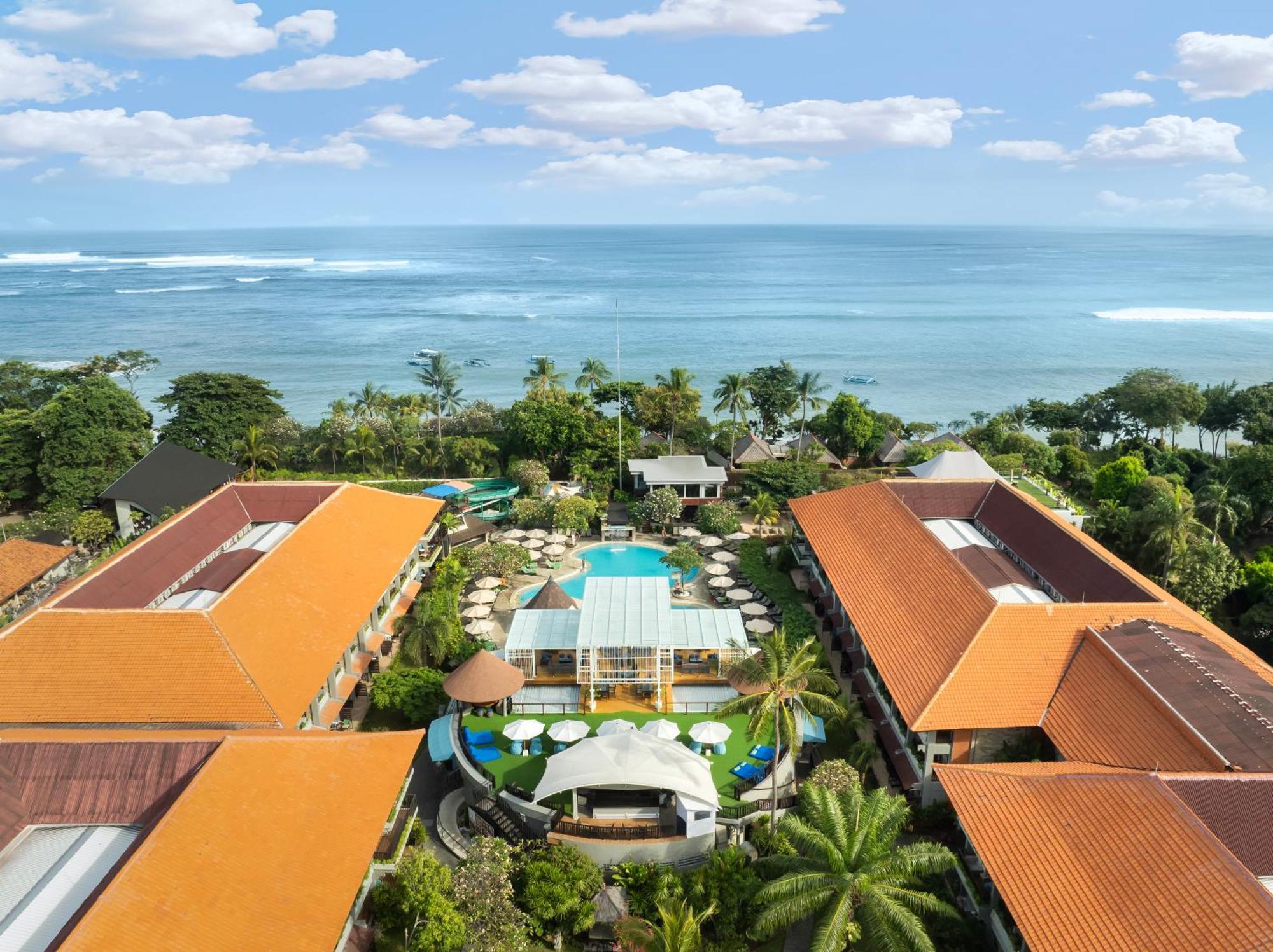 バリ ダイナスティ リゾート クタ エクステリア 写真 Aerial view of the resort
